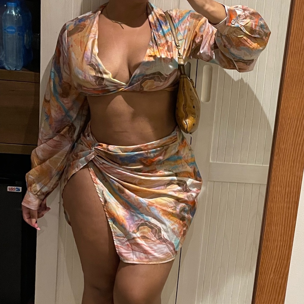 Pretty little thing set  Rainbow Marble print